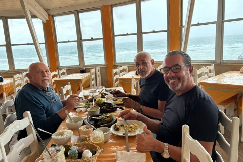Reunião de Amigos: Quando a Arte e a Fé se Encontram