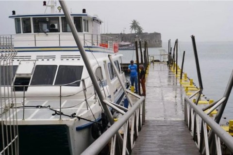 Travessia Salvador-Mar Grande é interrompida novamente devido às condições climáticas adversas.