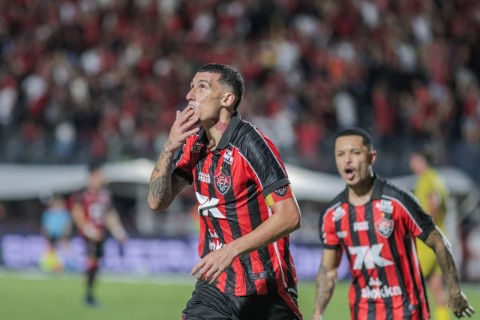 Vitória vence no Barradão e confirma força como mandante